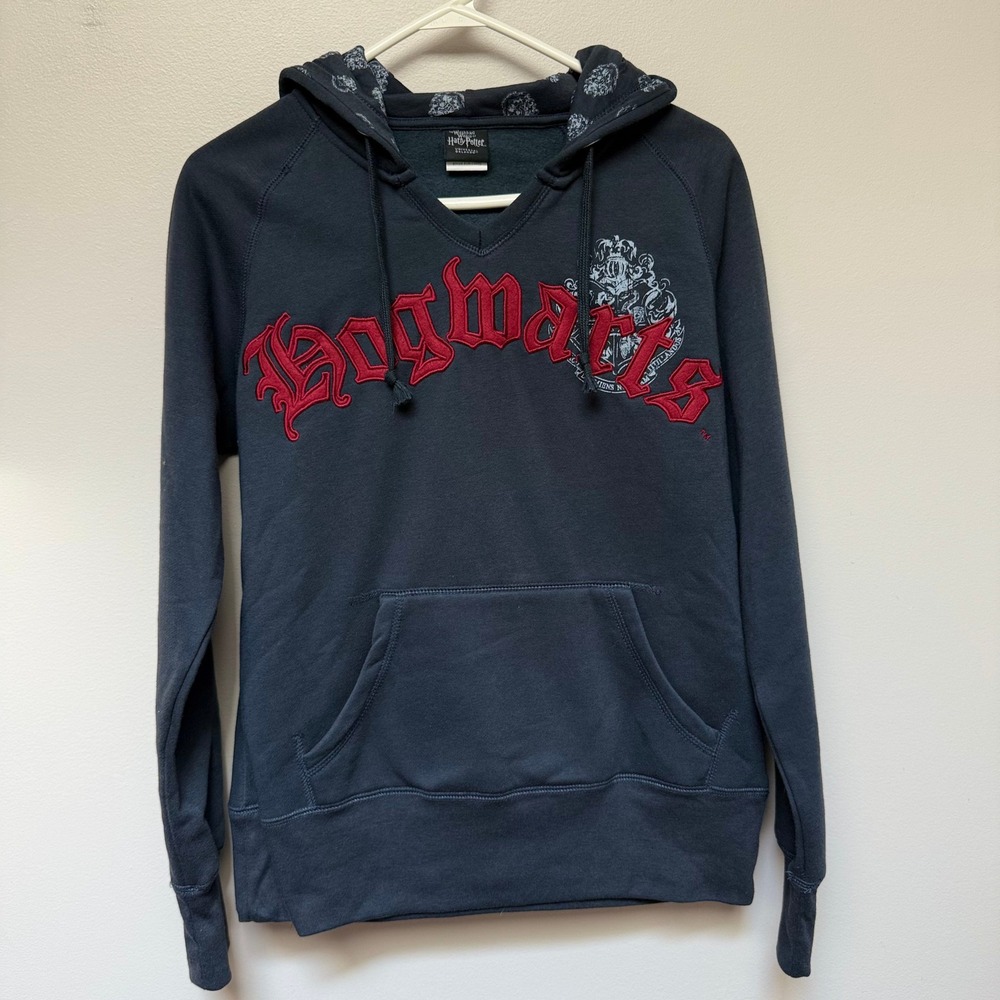 Harry Potter Hogwarts Hoodie Women Medium Black Excellent V-Neck Sweatshirt